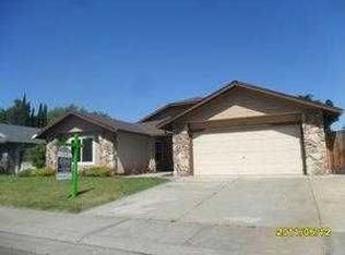 18584 N Milford Dr, Lockeford, CA 95237