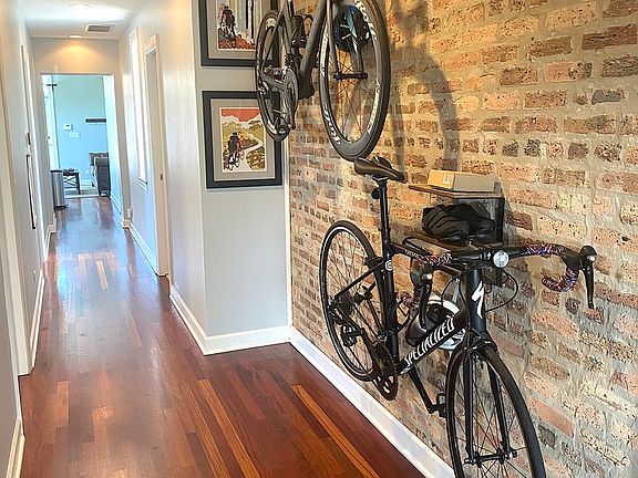 5th image of 4757 N Malden St #3