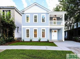 713 W 44th St, Savannah, GA