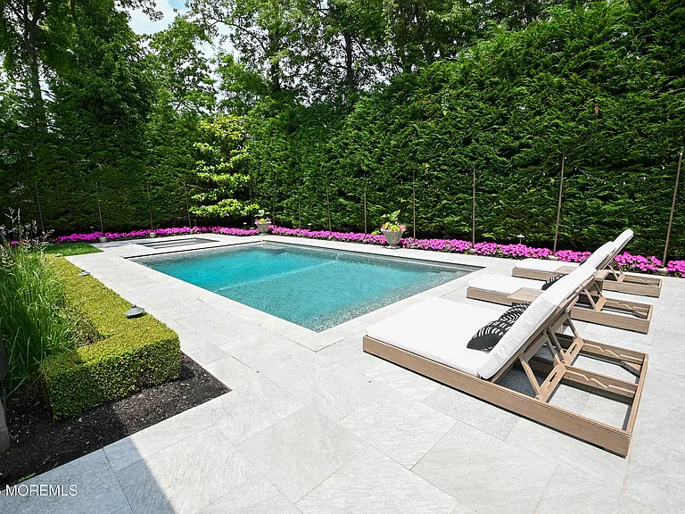 11 Red Oak Dr — Photo 4