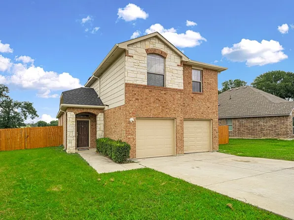 710 Woodcrest Dr, Ennis, TX 75119