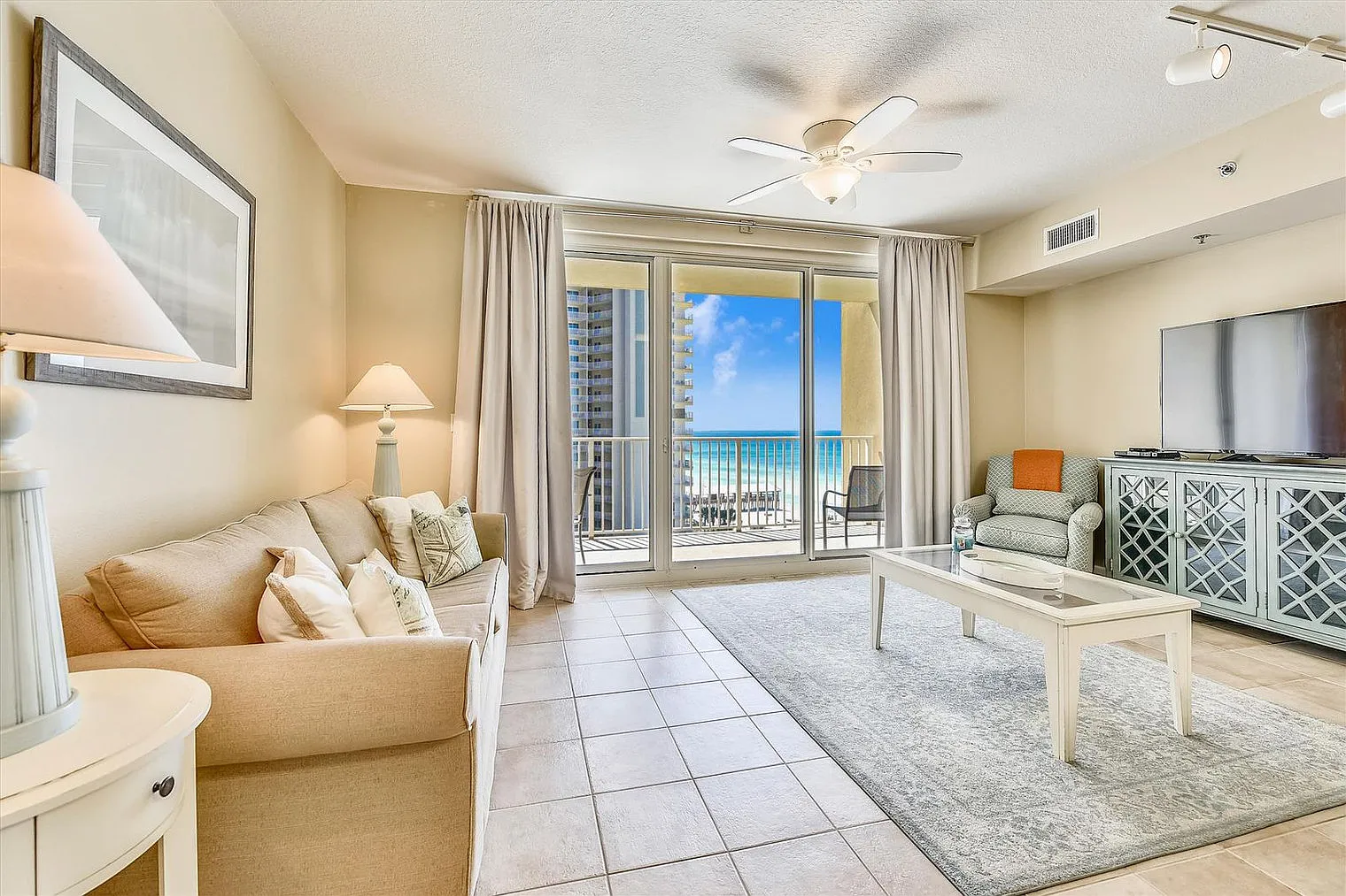 1 bed, 2.0 bath, 850 sqft, $2,637 — Photo 2