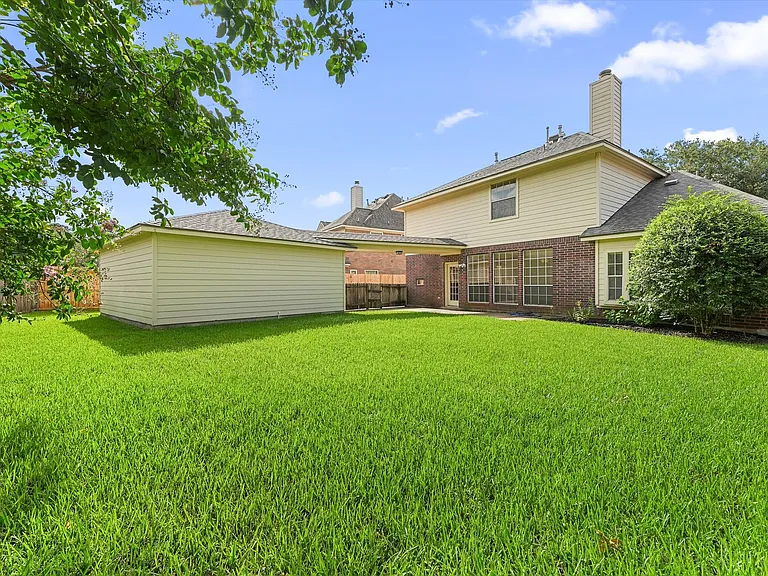 22910 Fairleaf Cir — Photo 18