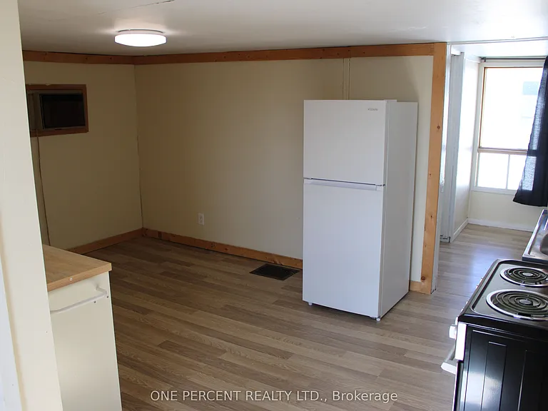 80 Poplar Ave #B — Photo 1