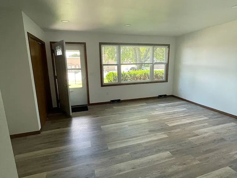 2218 W Wall St — Photo 14
