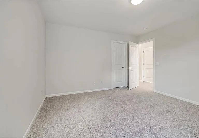113 Fenway St — Photo 29