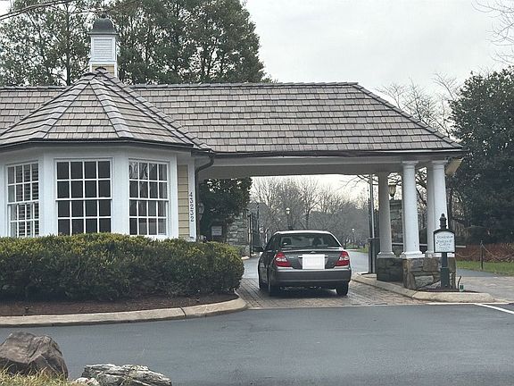 2nd image of 43798 Bent Creek Ter