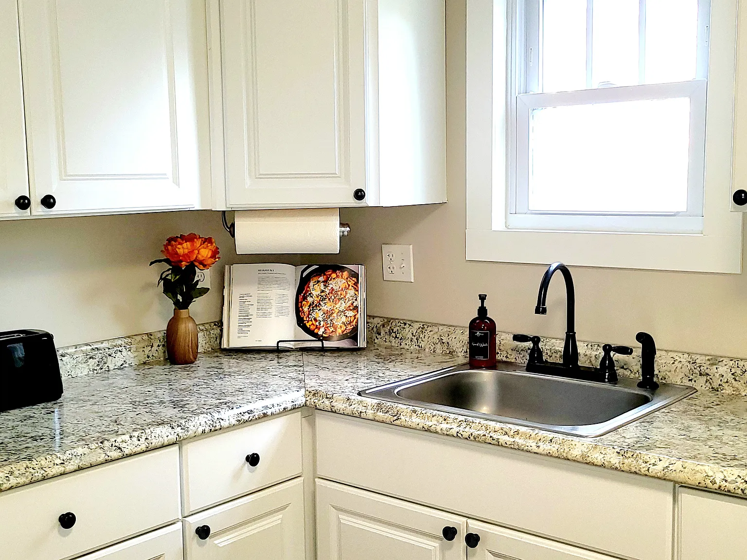 2 bed, 1000 sqft, $2,200 — Photo 1