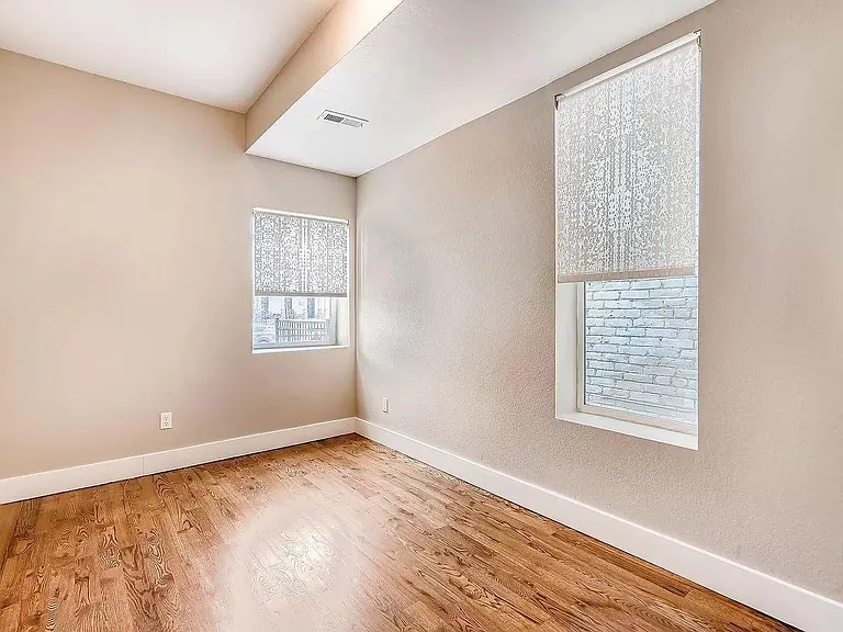 2429 N Clarkson St — Photo 9