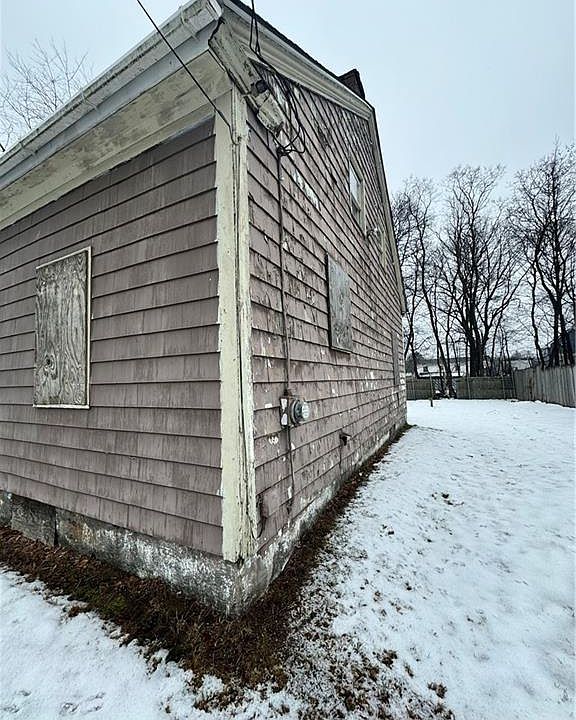 2nd image of 12 Howard St