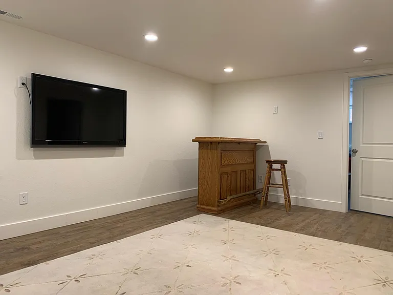 Bar and rec room