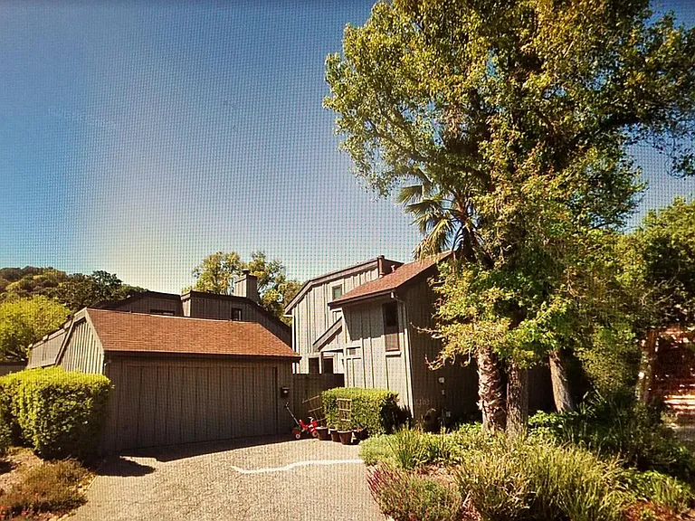 Note stairs to open space, right side of photo.