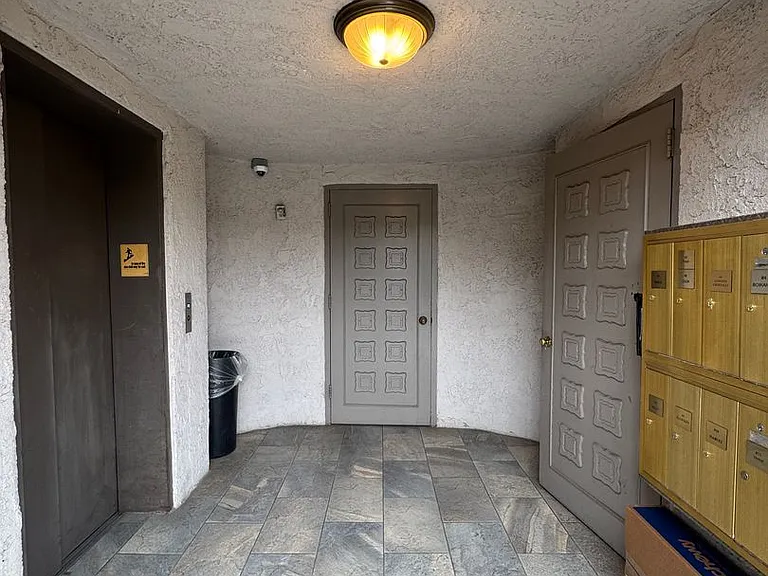 445 Washington Blvd #8 — Photo 10