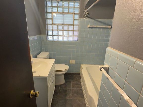 4th image of 5955 Floy Ave