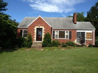 302 S Preston Rd, Vinton, VA 24179