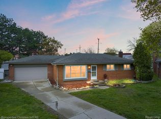 8100 Darlene St, Warren, MI 48093