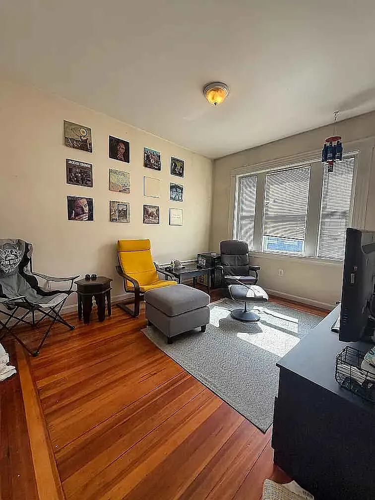 2 bed, 1050 sqft, $2,600 — Photo 2