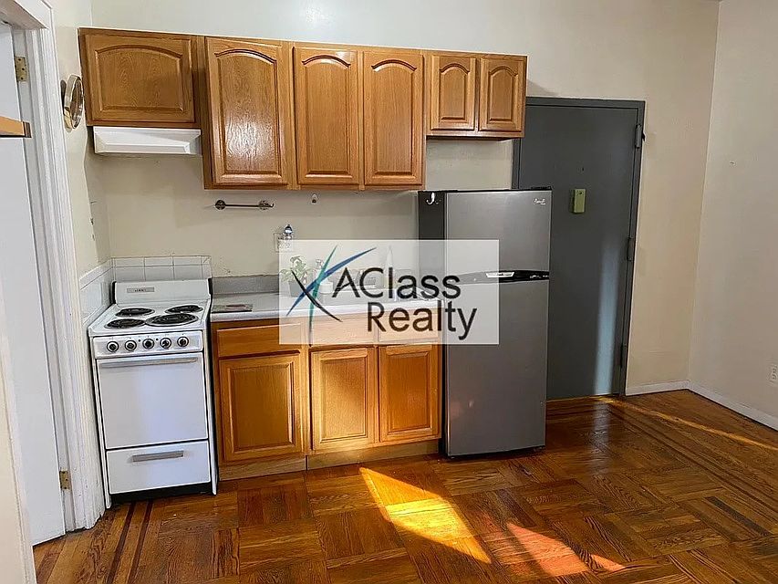 1st image of 30-59 Steinway St #2E