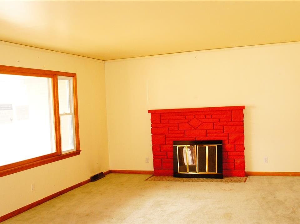1st image of 7012 Rowland Ave