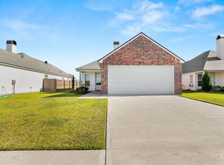 201 San Marcos Dr, Youngsville, LA 70592