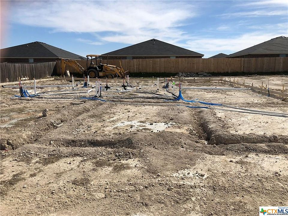 1st image of 1204 Vanguard Ln