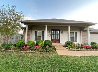 101 Rose Perkins Evans Dr, Starkville, MS 39759