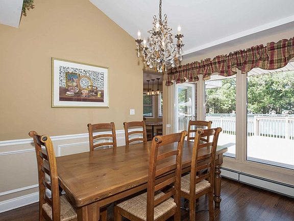4th image of 115 Birchwood Park Dr