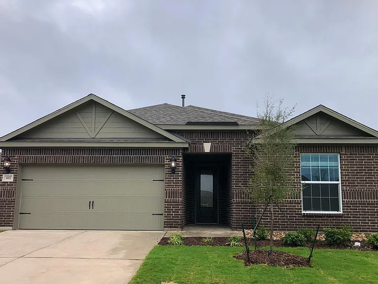 617 Harbor Oaks Dr — Photo 1