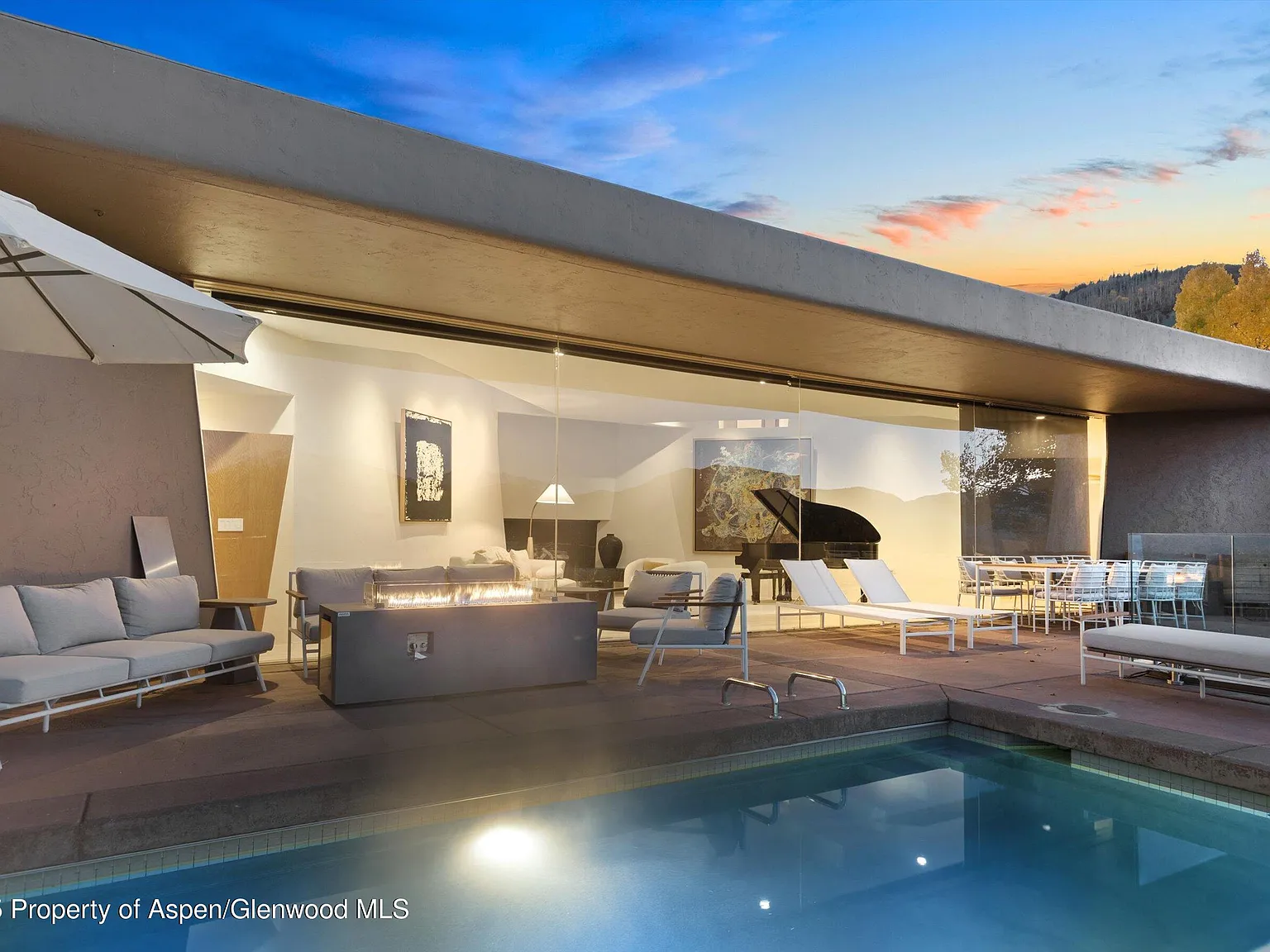 7 bed, 6.5 bath, 6857 sqft, $145,000 — Photo 4