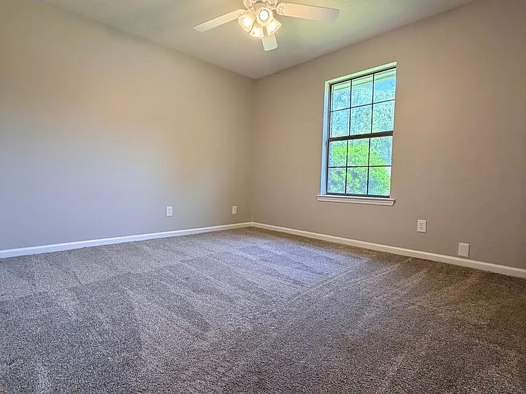 306 Lynnewood Dr — Photo 15