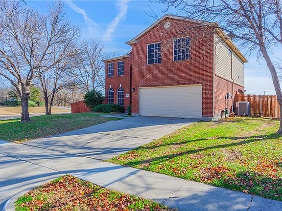 2nd image of 2224 Willow Dr