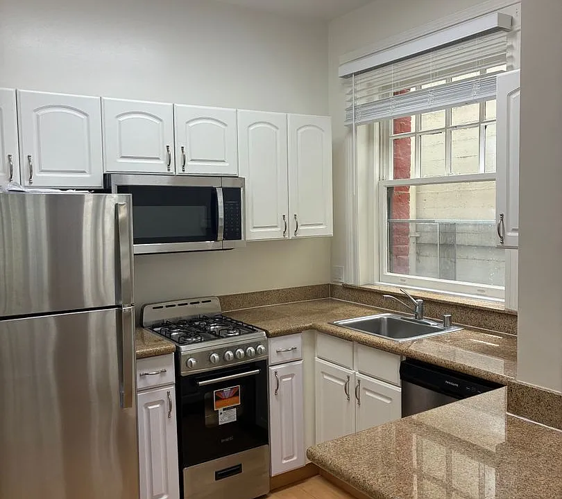 900 Powell St #4