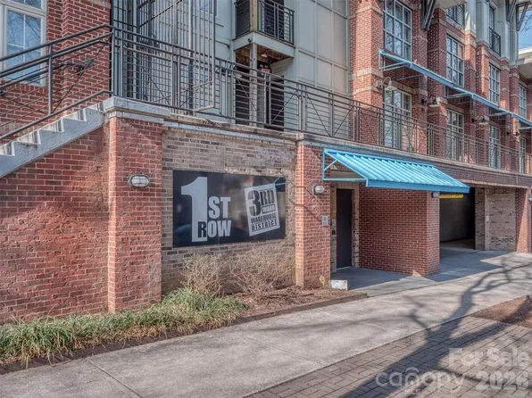 1101 W 1st St APT 211, Charlotte, NC 28202
