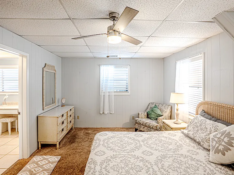405 Dolphin St #B — Photo 25