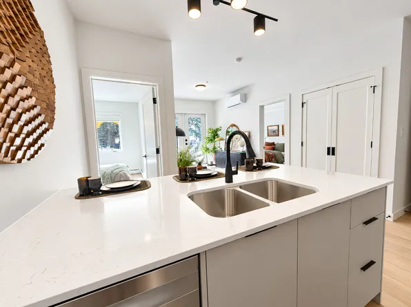 Leland Park Residences