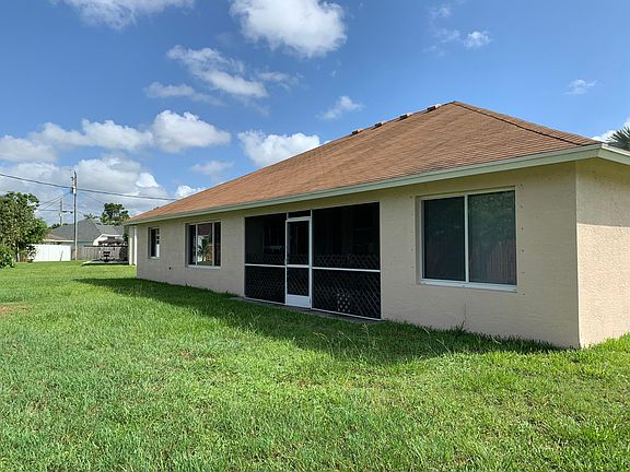 3rd image of 172 SW Mil Court