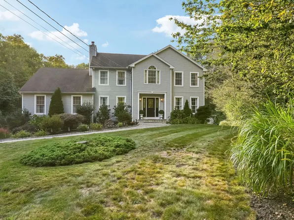 34 Greenbriar Road, Oxford, CT 06478