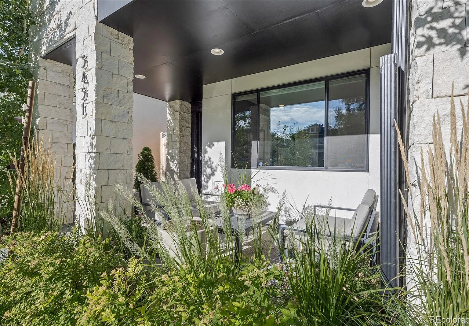 5 bed, 4.0 bath, 3213 sqft, $8,500 — Photo 3