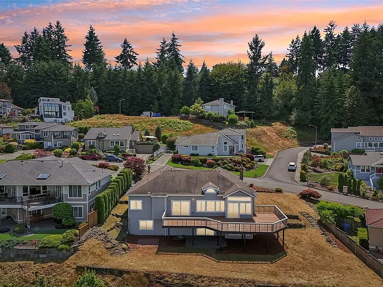 2805 Chambers Bay Dr — Photo 2