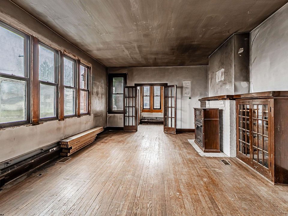 51 South St, Masontown, WV 26542 Zillow