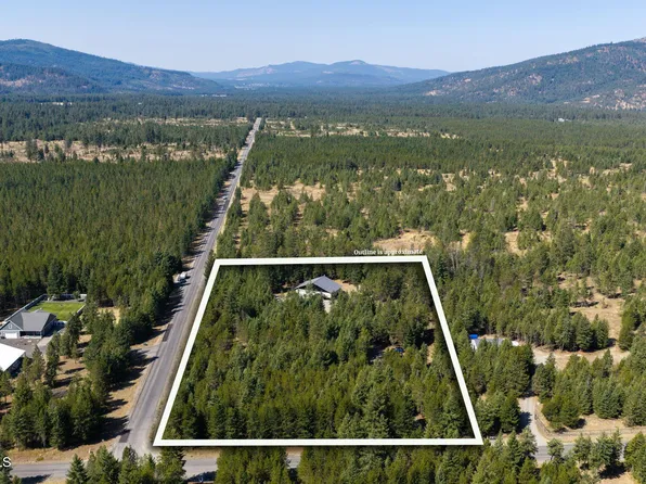 1037 Peregrine Rd, Spirit Lake, ID 83869