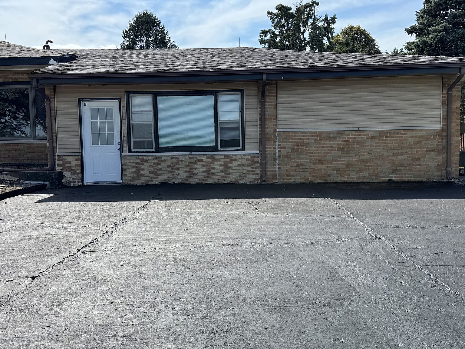 4501 N Market St, Champaign, IL 61822 | Zillow