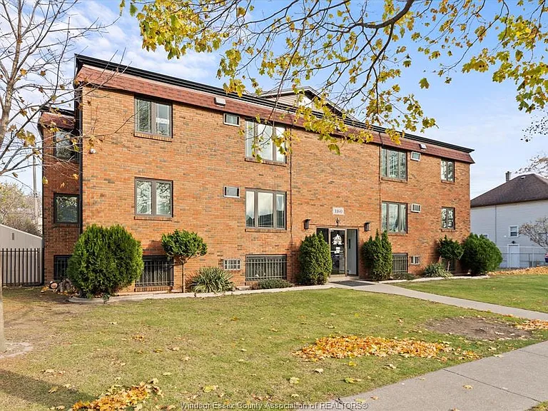 1160 Howard Ave #101 — Photo 3