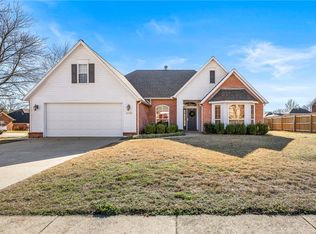 2710 W Wood St, Rogers, AR 72756