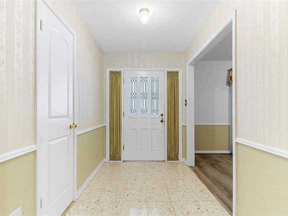 3rd image of 3915 Bolivia Drive