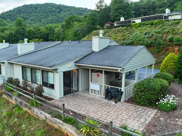 25A Willow View Dr, Franklin, NC 28734