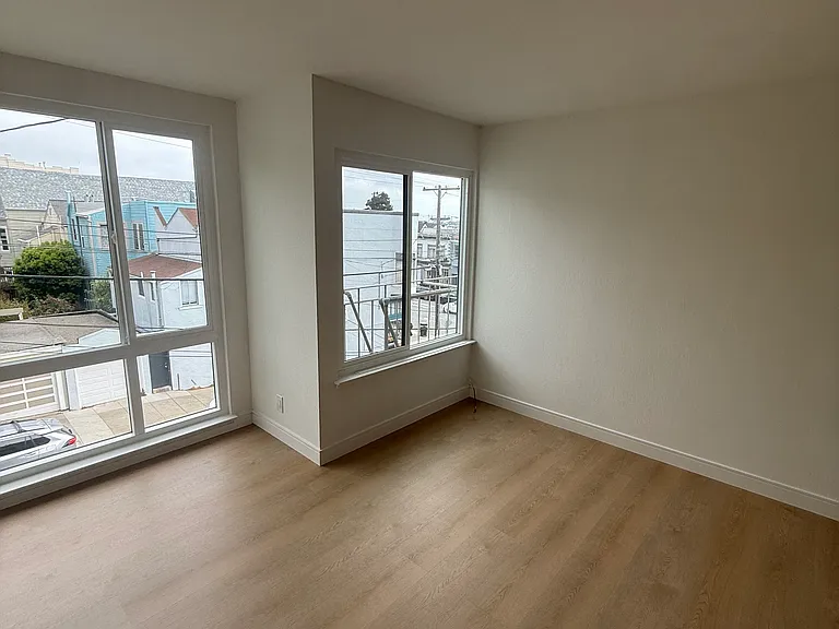 407 29th St #5 — Photo 1