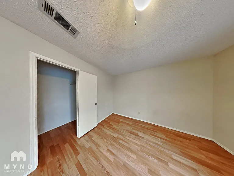 3205 Meadowview Dr — Photo 24