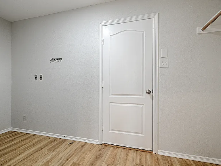 8124 Jolie Dr — Photo 10
