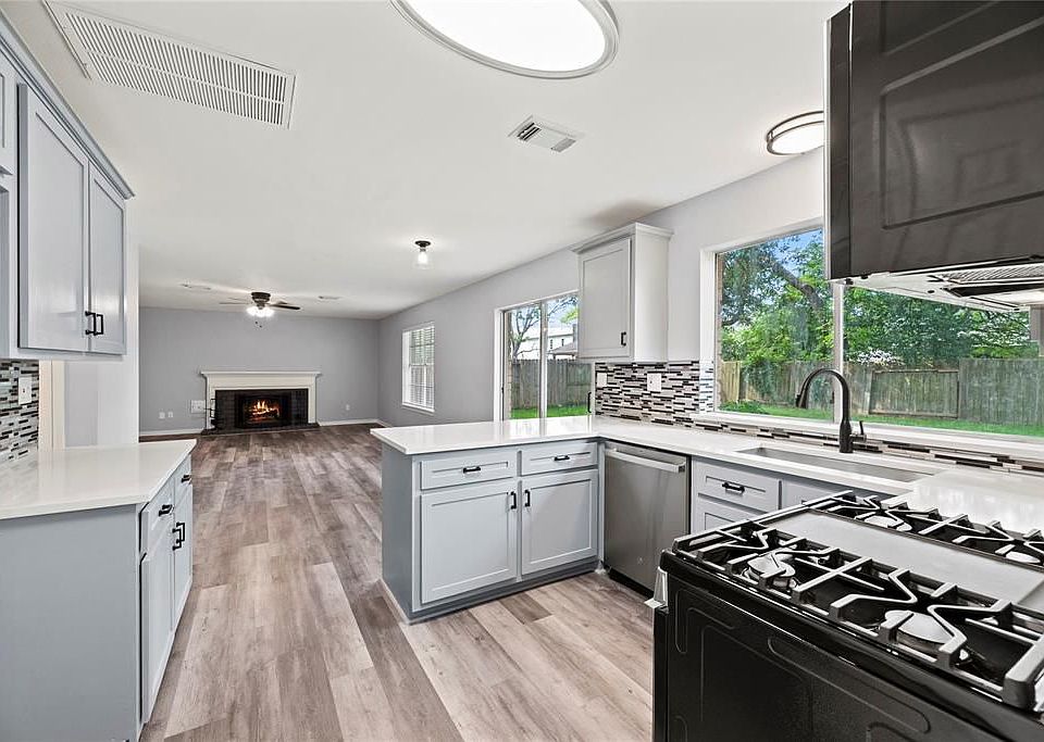 1st image of 3507 Green Fields Dr